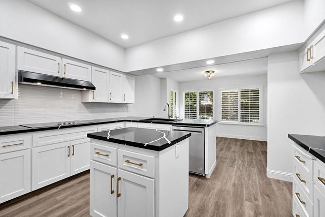 2828 W Compton Court, Fresno, CA 93711