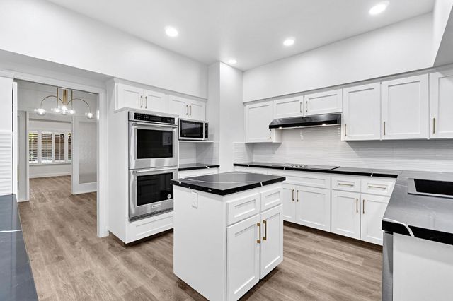 2828 W Compton Court, Fresno, CA 93711