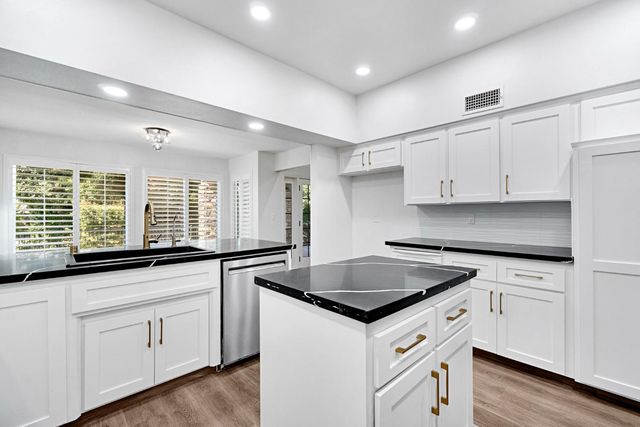 2828 W Compton Court, Fresno, CA 93711