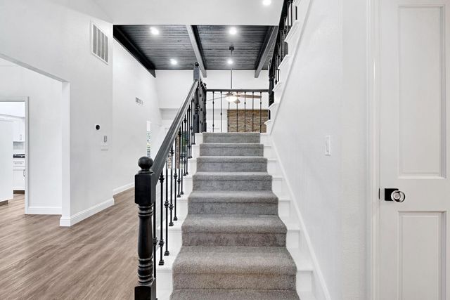 2828 W Compton Court, Fresno, CA 93711