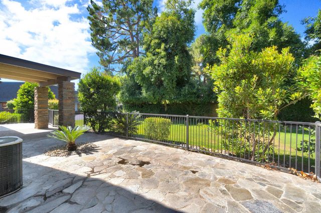 2828 W Compton Court, Fresno, CA 93711