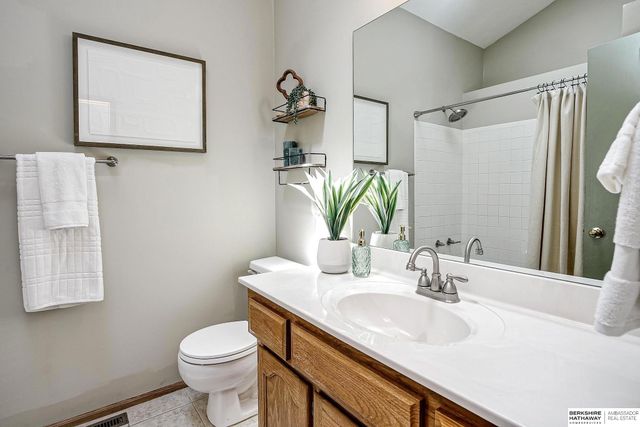5110 N 126th Street, Omaha, NE 68164