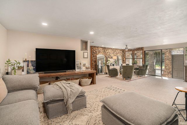 16015 County Road 4, Bristol, IN 46507