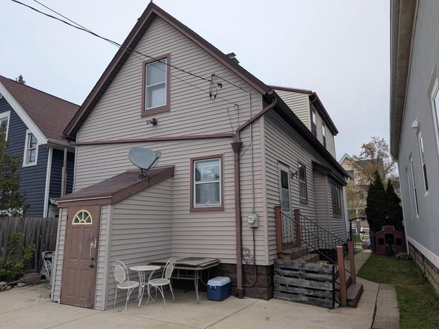 2621 S 30th STREET, Milwaukee, WI 53215