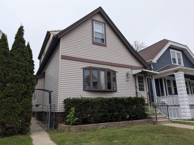 2621 S 30th STREET, Milwaukee, WI 53215