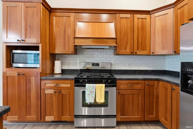 1923 Greenwood Drive, Goshen, IN 46526