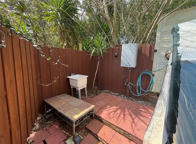 5841 SE 164TH AVENUE, Ocklawaha, FL 32179