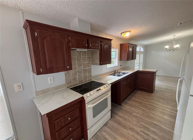 5841 SE 164TH AVENUE, Ocklawaha, FL 32179