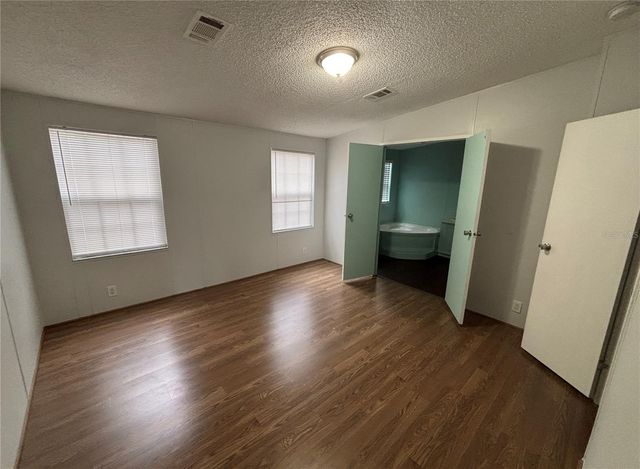 5841 SE 164TH AVENUE, Ocklawaha, FL 32179