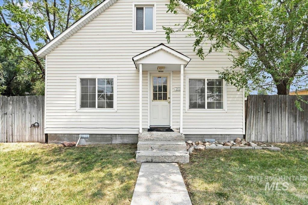 212 Ne 2nd St, Meridian, ID 83642 photo 1