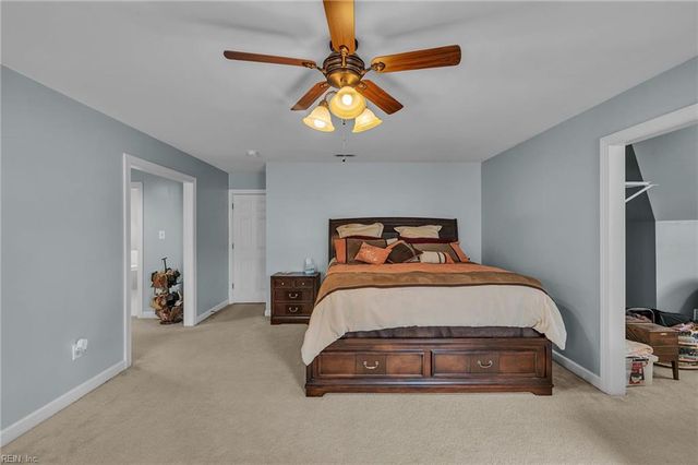 412 Brentmeade DR, Yorktown, VA 23693