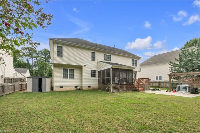 412 Brentmeade DR, Yorktown, VA 23693