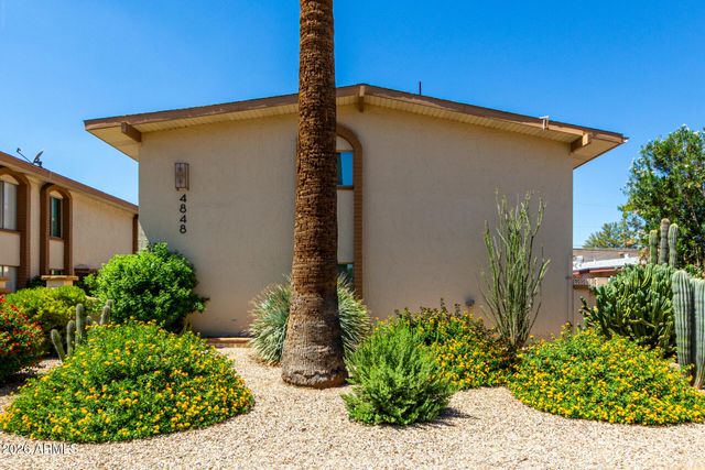 4848 N WOODMERE FAIRWAY -- 15, Scottsdale, AZ 85251