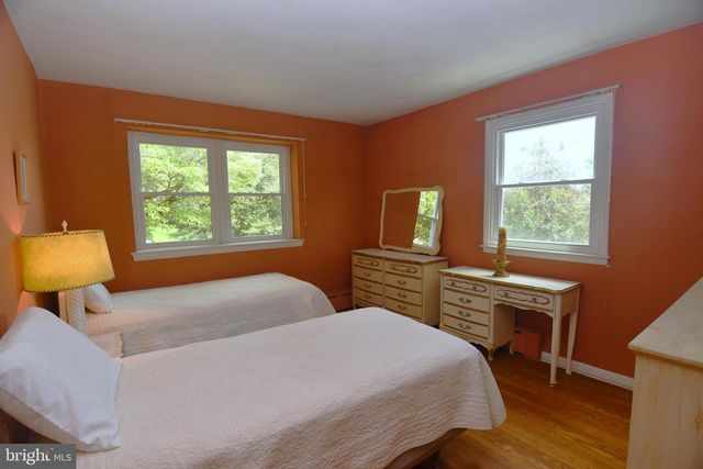 800 BLUEBELL RD, Warminster, PA 18974
