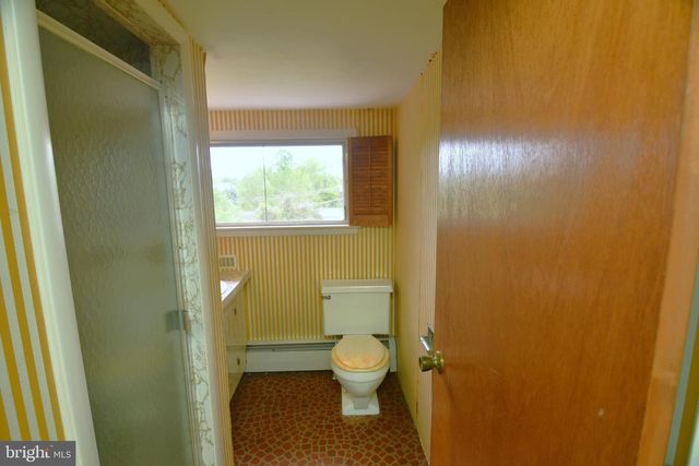 800 BLUEBELL RD, Warminster, PA 18974