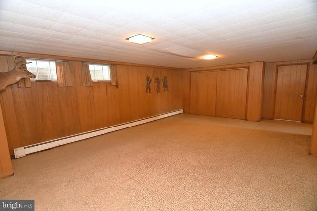 800 BLUEBELL RD, Warminster, PA 18974