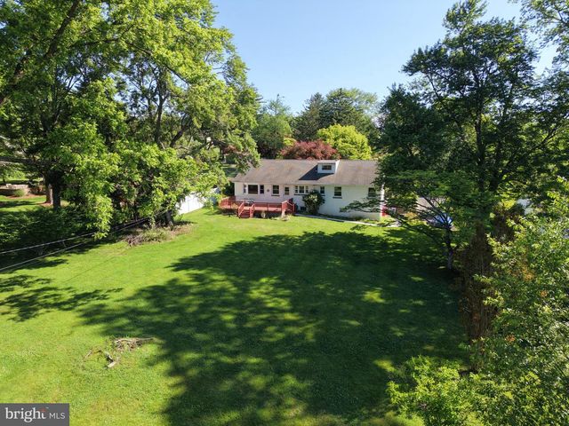 800 BLUEBELL RD, Warminster, PA 18974
