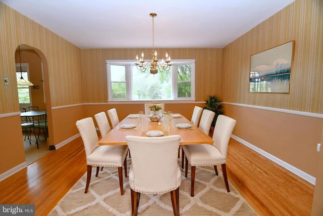 800 BLUEBELL RD, Warminster, PA 18974