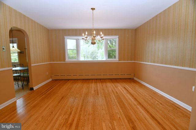 800 BLUEBELL RD, Warminster, PA 18974