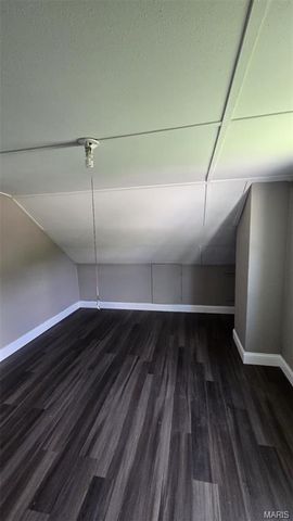 923 S High Street, Belleville, IL 62220