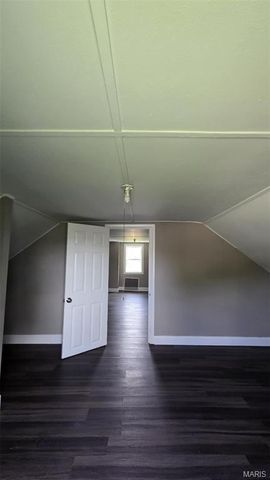 923 S High Street, Belleville, IL 62220