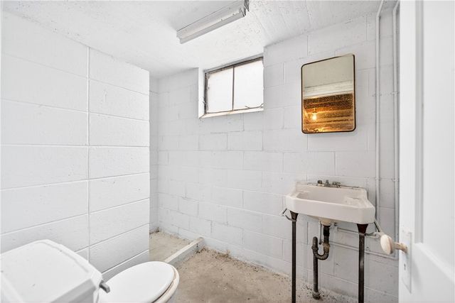 1107 Reeves Ave, Monessen, PA 15062