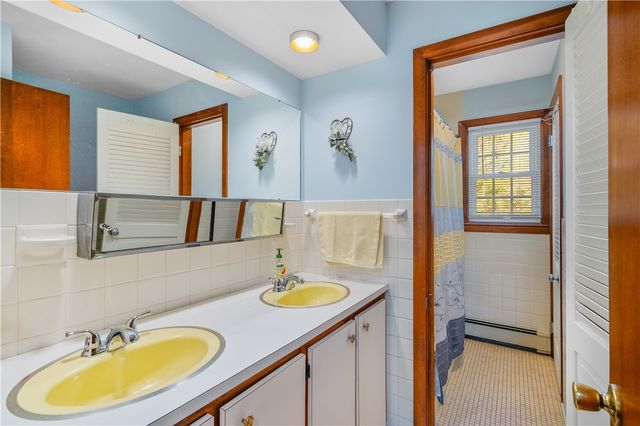 31 Harris Avenue, Lincoln, RI 02865