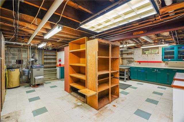 31 Harris Avenue, Lincoln, RI 02865