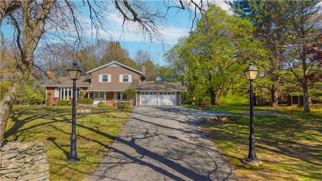 31 Harris Avenue, Lincoln, RI 02865