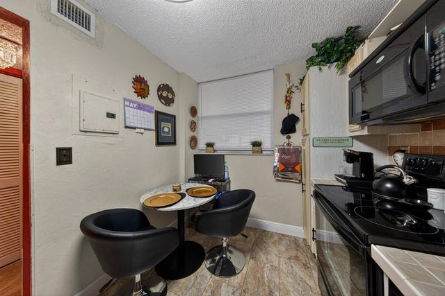 3671 Environ Boulevard 169, Lauderhill, FL 33319