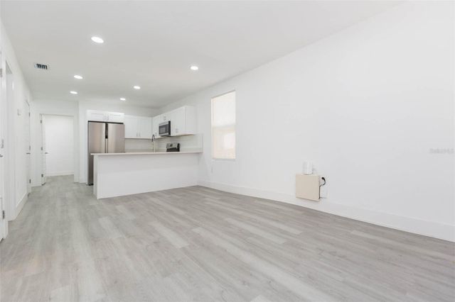 8204 N 10TH, Tampa, FL 33604