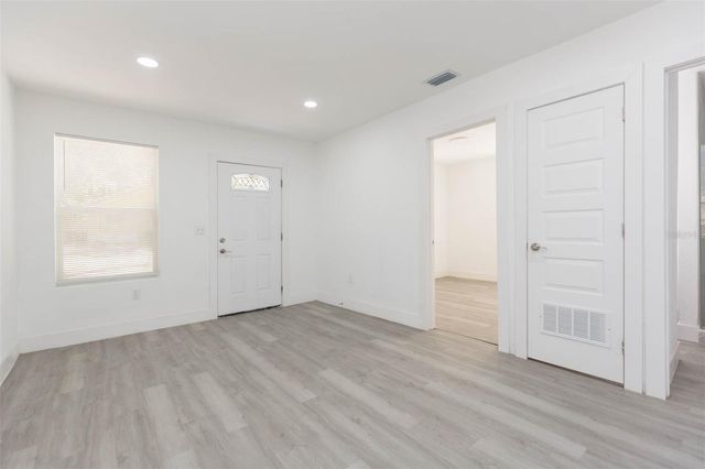 8204 N 10TH, Tampa, FL 33604