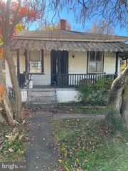 5505 JEFFERSON HEIGHTS DR, Capitol Heights, MD 20743