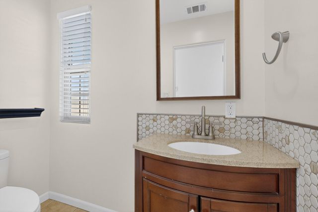 9709 Coneflower Drive NW, Albuquerque, NM 87114