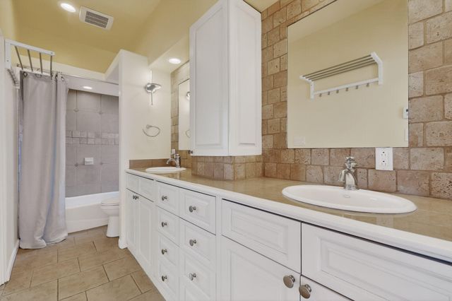 9709 Coneflower Drive NW, Albuquerque, NM 87114