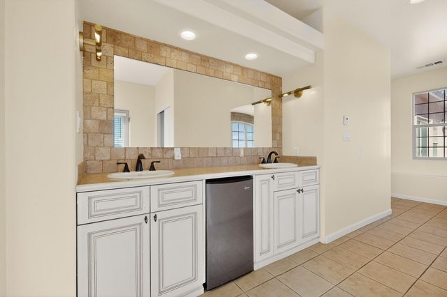 9709 Coneflower Drive NW, Albuquerque, NM 87114