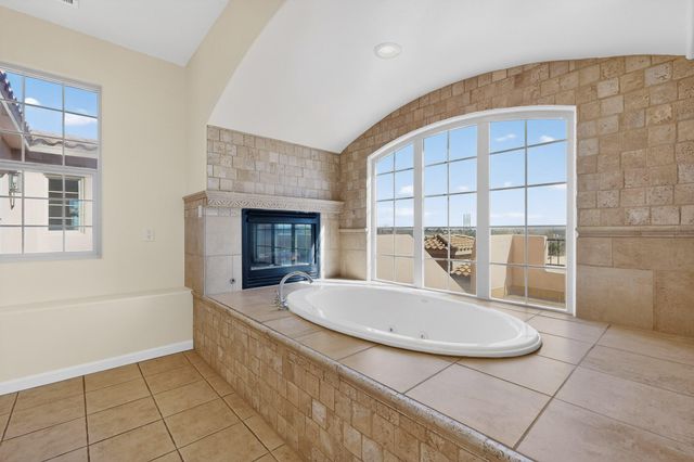 9709 Coneflower Drive NW, Albuquerque, NM 87114