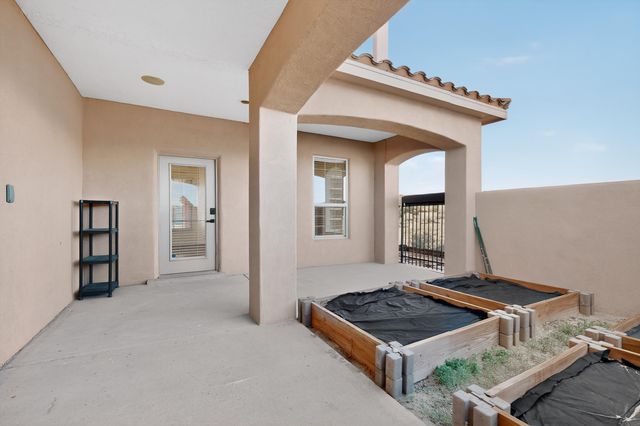 9709 Coneflower Drive NW, Albuquerque, NM 87114