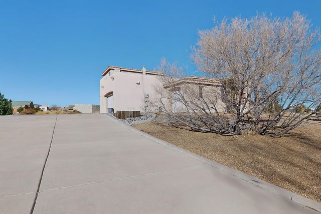 9709 Coneflower Drive NW, Albuquerque, NM 87114