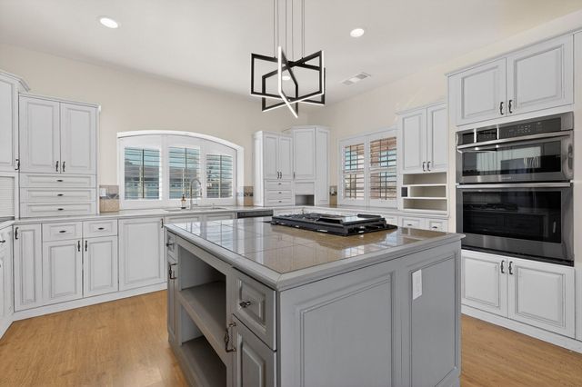 9709 Coneflower Drive NW, Albuquerque, NM 87114