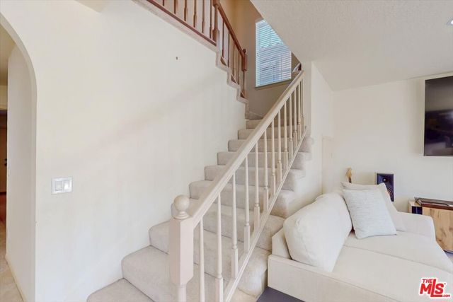 12119 Falcon Crest Way, Porter Ranch (los Angeles), CA 91326