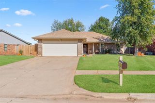 1108 Countrywood Lane, Edmond, OK 73012