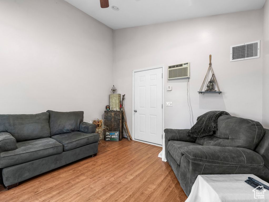 Image 15 of property listing at 1410 W 1200 N, Mapleton, UT 84664