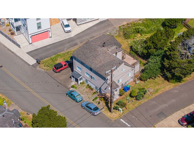 529 Sw 32ND St, Lincoln City, OR 97367
