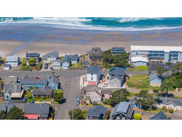 529 Sw 32ND St, Lincoln City, OR 97367