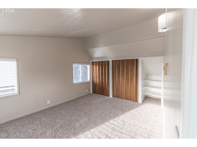 529 Sw 32ND St, Lincoln City, OR 97367