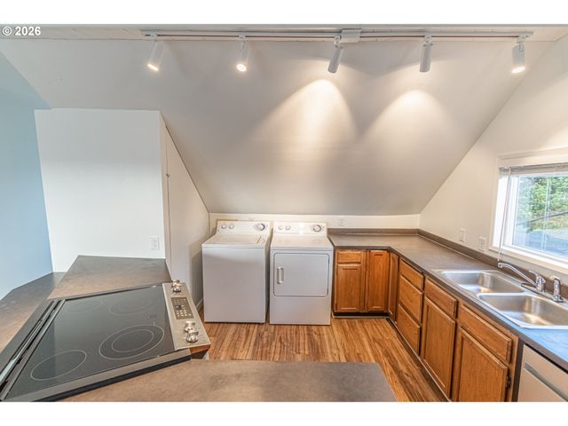 529 Sw 32ND St, Lincoln City, OR 97367