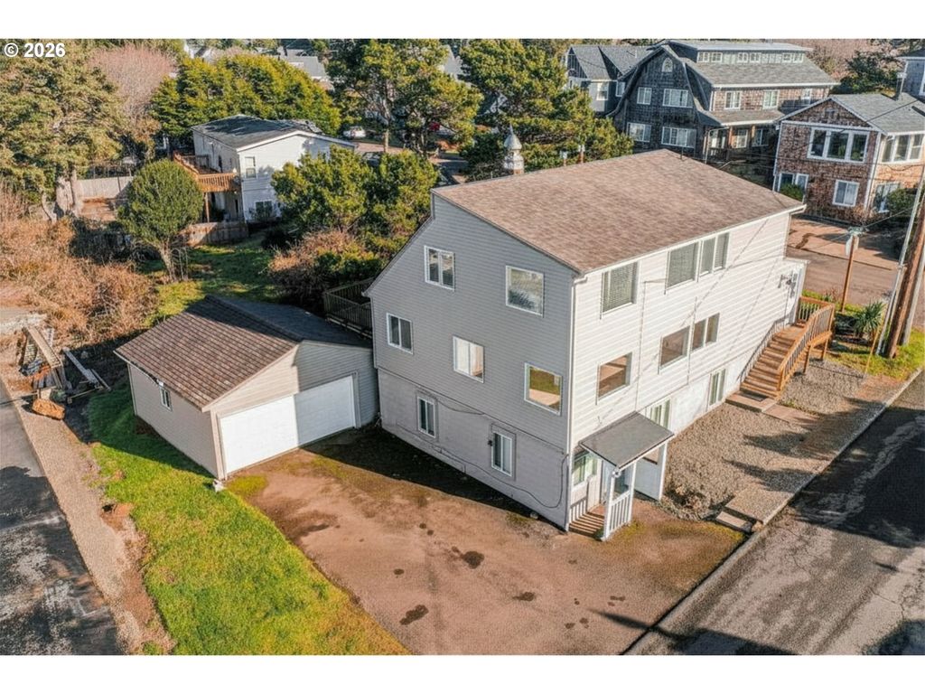 529 Sw 32ND St, Lincoln City, OR 97367