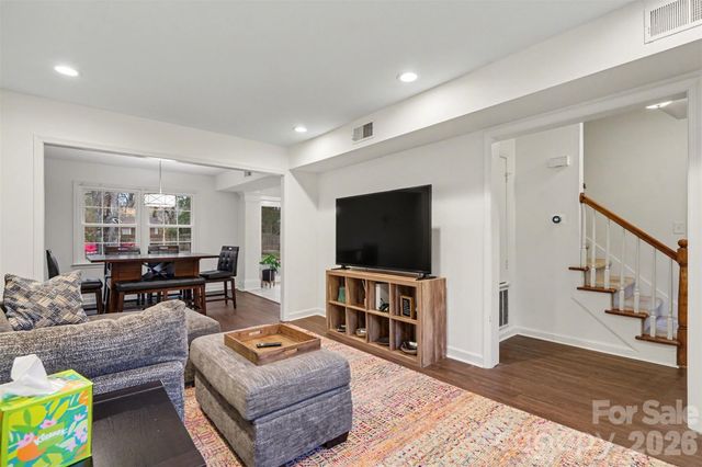 7729 Surreywood Place, Charlotte, NC 28270