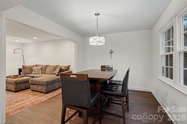 7729 Surreywood Place, Charlotte, NC 28270